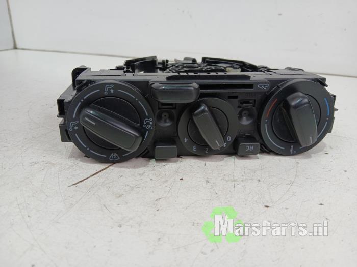 Radio CD Speler van een Volkswagen UP, Gebruikt, -, Volkswagen, -