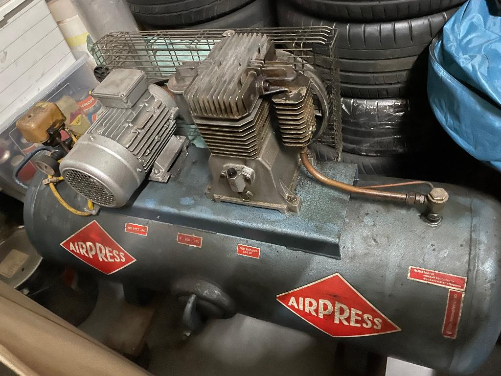 AirPress 200 450 compressor, Doe-het-zelf en Verbouw, Compressors, Ophalen, Gebruikt, 400 tot 800 liter/min, 10 bar of meer