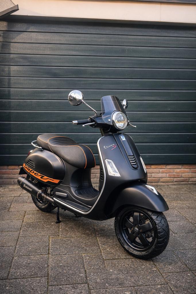 Vespa gts 300 2015, Scooter, 300 cc, Particulier, Minimaal motorrijbewijs A2