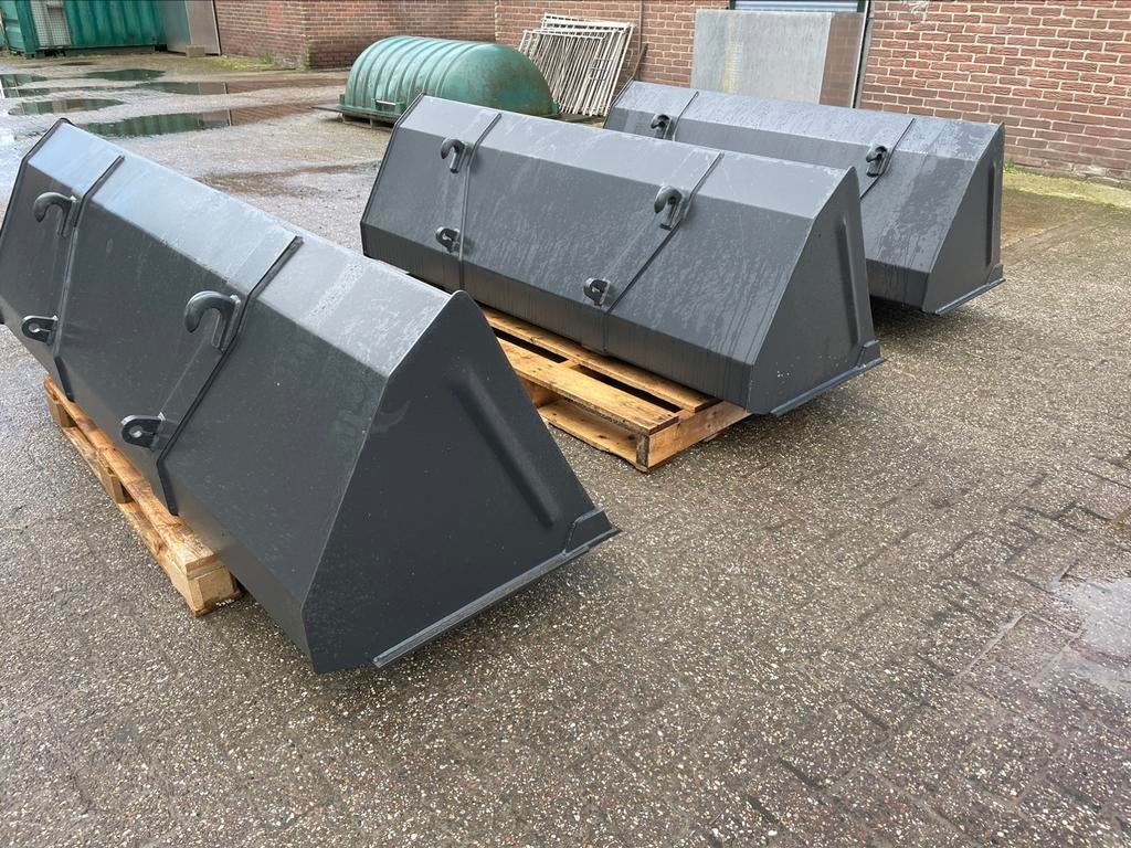 Voorladerbak grondbak schepbak euro aansluiting aanbouw, Zakelijke goederen, Agrarisch | Werktuigen, Ophalen of Verzenden, Overige