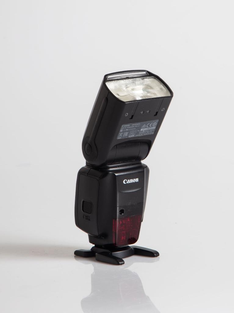 Canon Speedlite 600 EX RT, Ophalen of Verzenden, Gebruikt, Canon, Kantelbaar