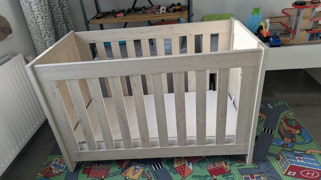 Interbaby Ledikant met Matras, Ophalen, Zo goed als nieuw, Ledikant
