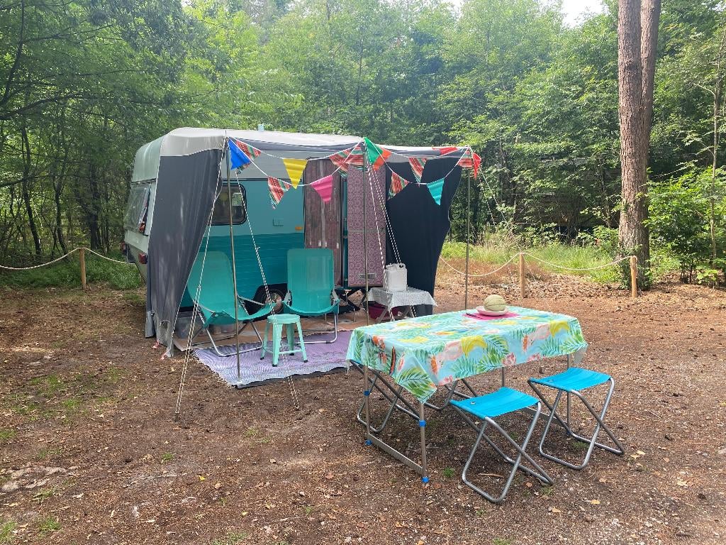 Goed onderhouden Knaus Komfort 310 caravan uit 1977, Caravans en Kamperen, Caravans, 2 aparte bedden, Treinzit, Tot en met 3, Knaus