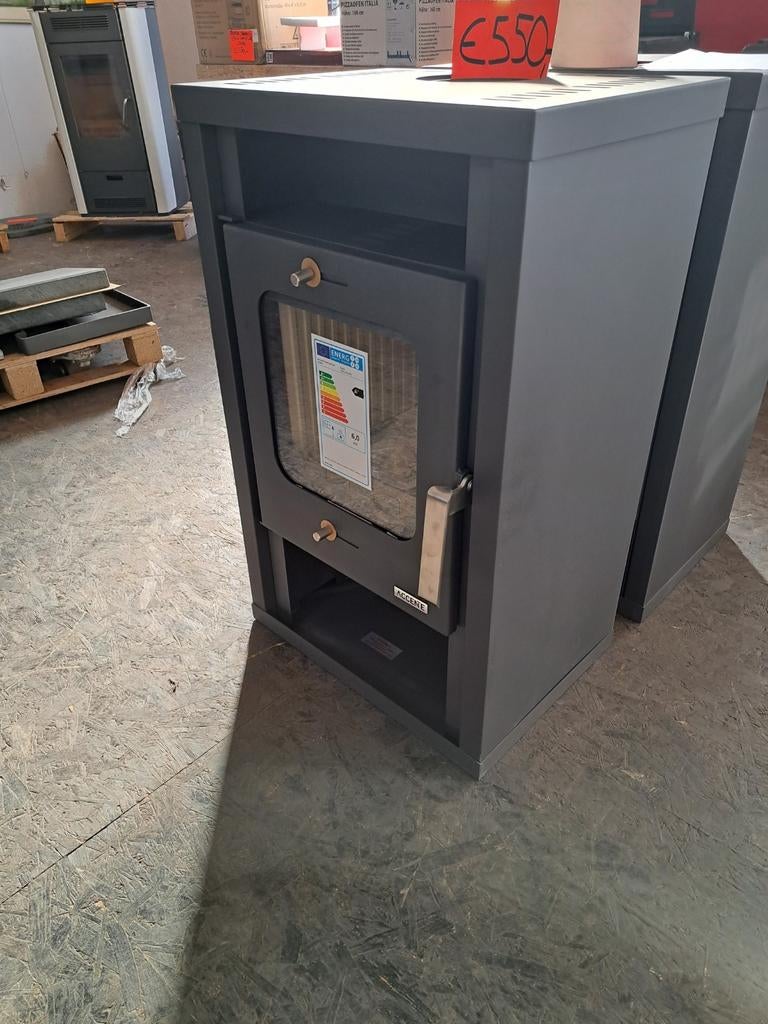 houtkachel 6 kw Prijs €550,00, Nieuw, Ophalen of Verzenden, Vrijstaand, Hout