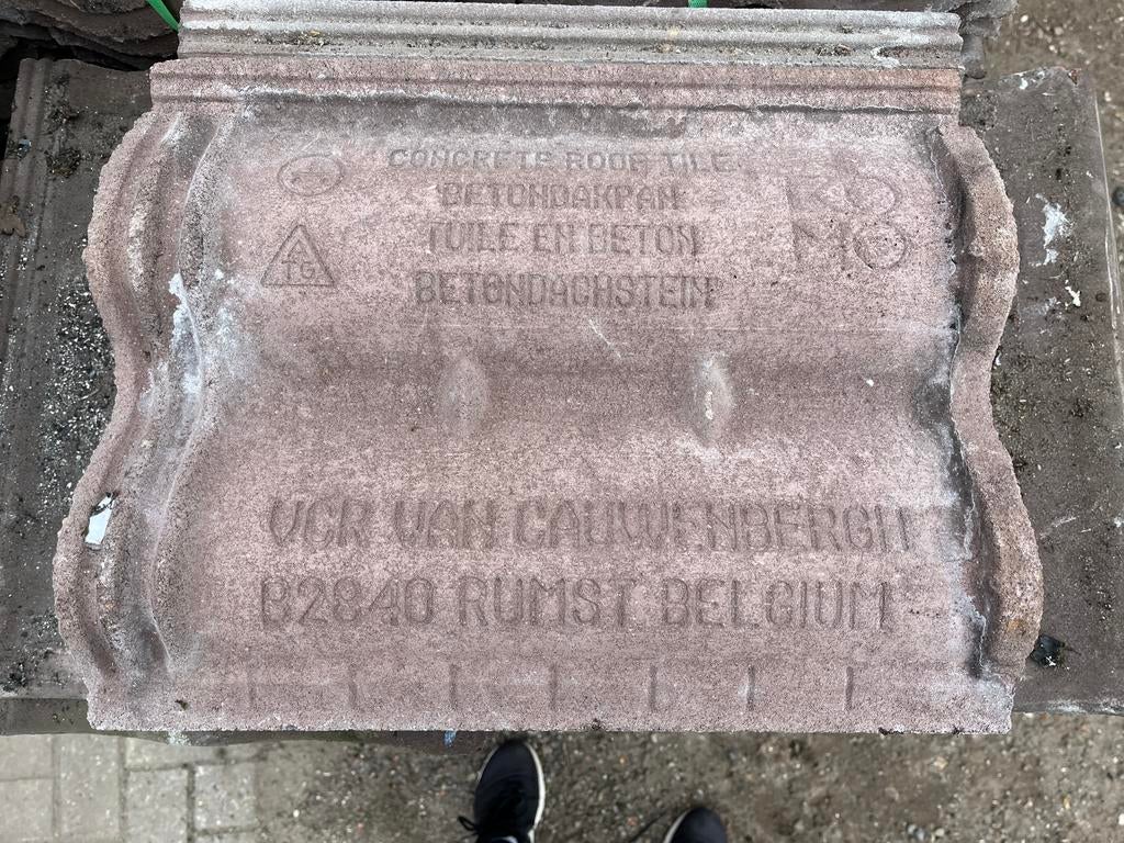 Dakpannen betondakpan, Doe-het-zelf en Verbouw, Dakpannen en Dakbedekking, Ophalen, Steen of Klei, Zo goed als nieuw, 15 m² of meer