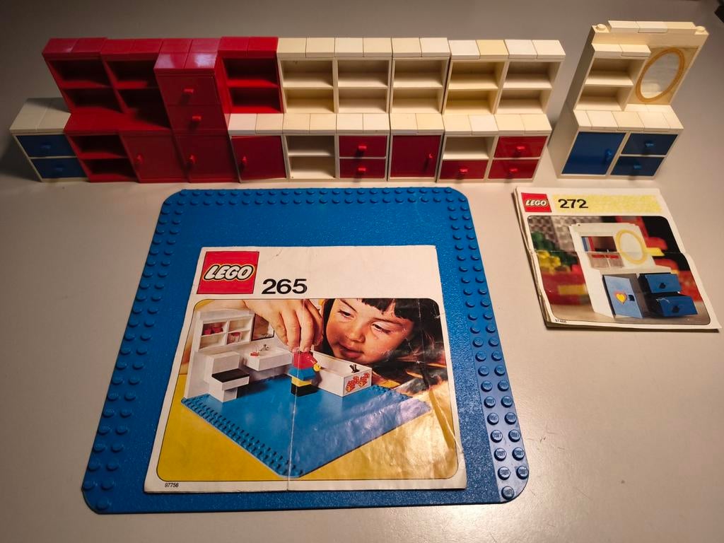 Lego div.kasten, toilettafel 272+boekje en plaat+ boekje 265, Kinderen en Baby's, Speelgoed | Duplo en Lego, Ophalen of Verzenden