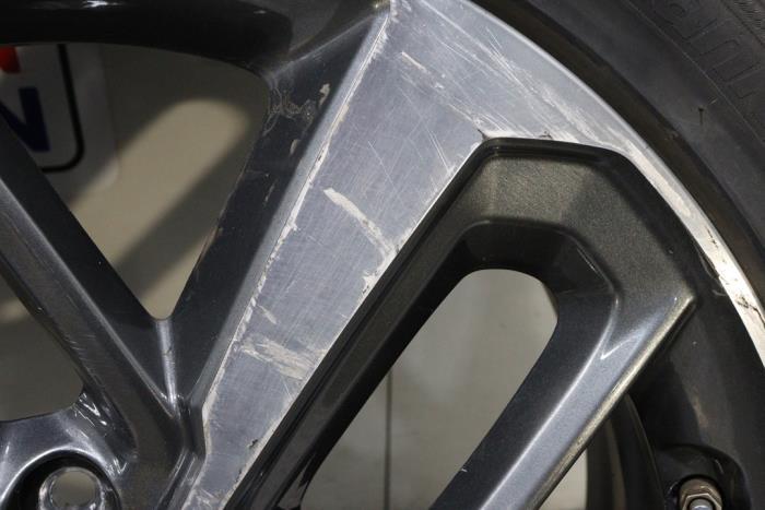 Sportvelgenset + banden van een Hyundai Kona (Kona 17-), 12 maanden garantie, Gebruikt, -, -
