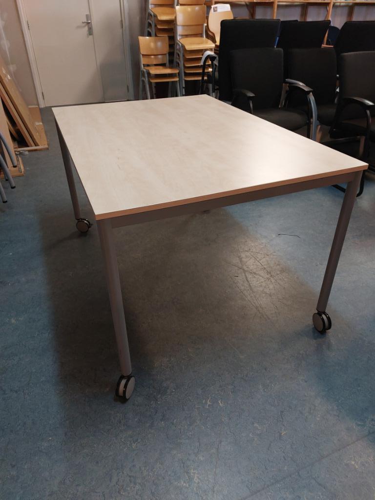 Verrijdbare VEPA kantine tafel / werktafel, zeer stabiel, Gebruikt, 50 tot 100 cm, 100 tot 150 cm, Overige materialen