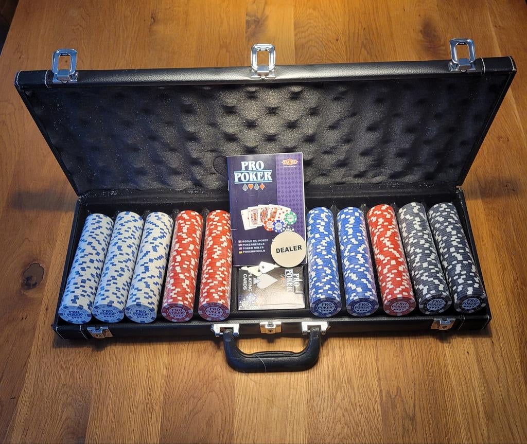 Luxe leren 'pro poker' pokerset! Fiches nog in het plastic!, Hobby en Vrije tijd, Gezelschapsspellen | Kaartspellen, Vijf spelers of meer