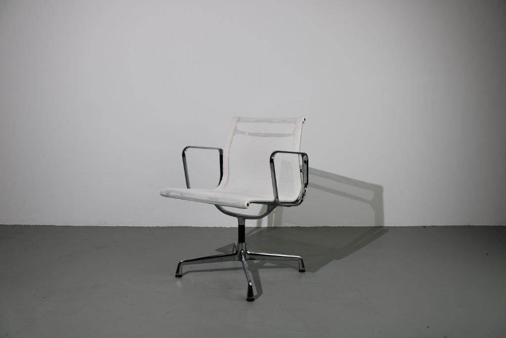 Vitra Eames EA 108 , Chroom, wit Netweave, Gebruikt, Wit, Ophalen of Verzenden, Metaal