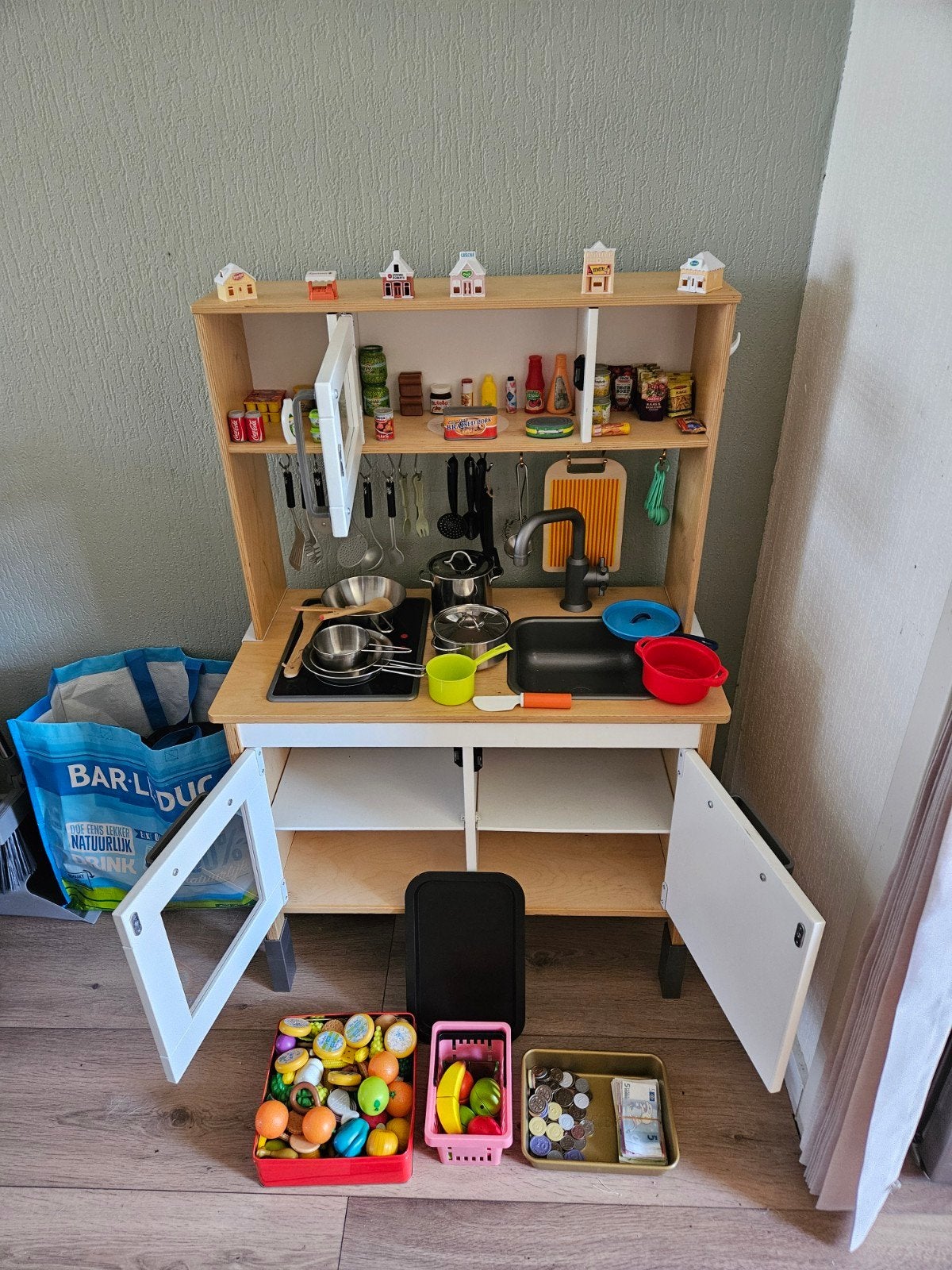Kinderkeukentje zo goed als nieuw met accessoires, Ophalen, Zo goed als nieuw, Hout, Speelkeuken