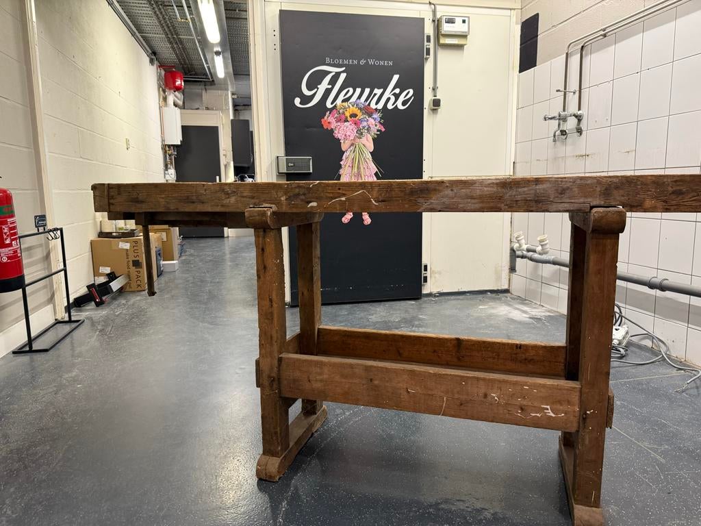 Robuuste houten werkbank met bankschroef, Antiek en Kunst, Antiek | Gereedschap en Instrumenten, Ophalen