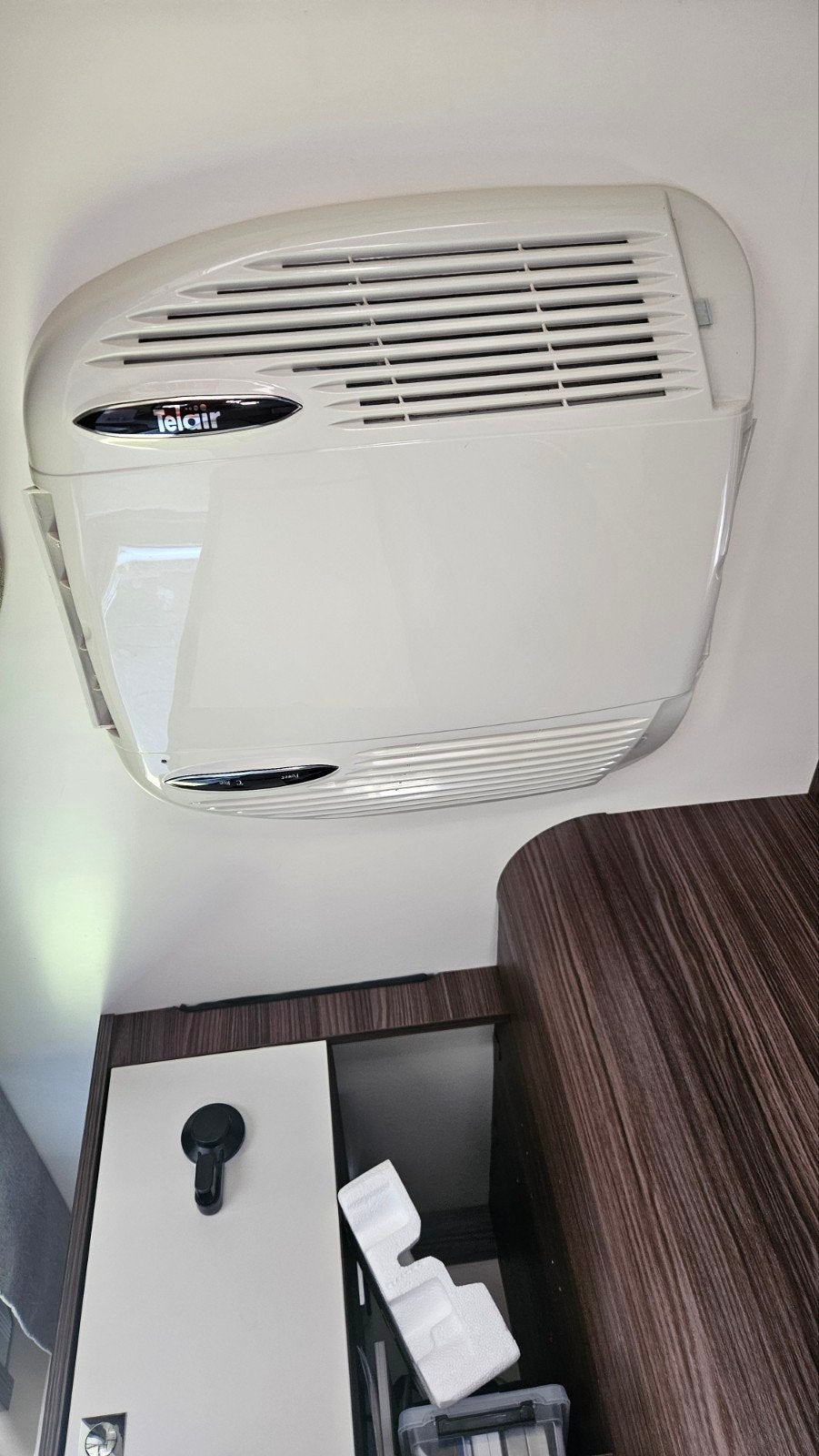 Telair Silent 8400H dakairco voor camper/caravan, Ophalen, Gebruikt, Koelen en Ontvochtigen, Afstandsbediening