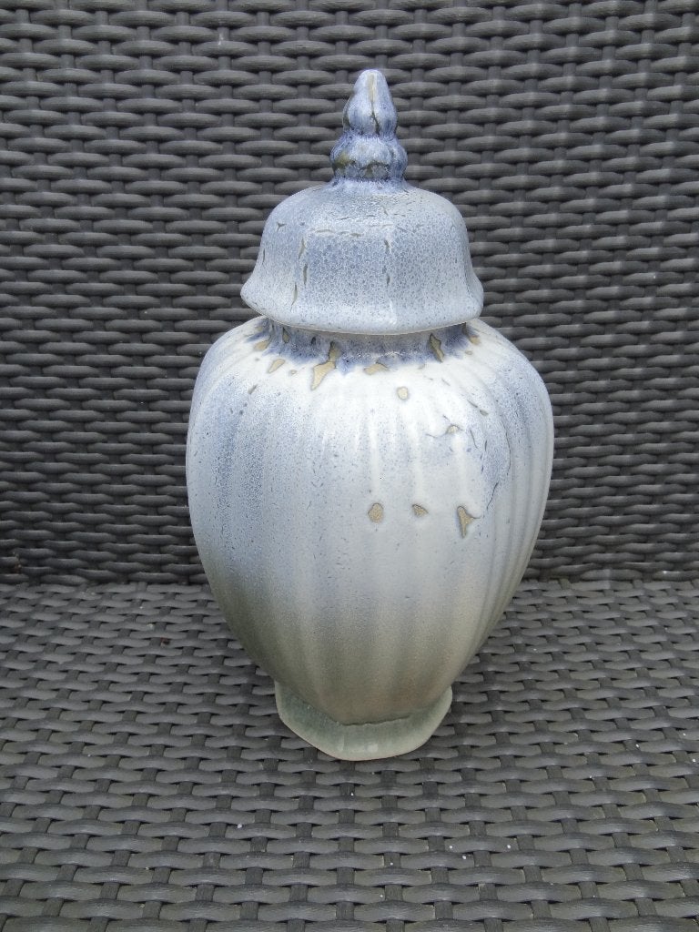 Antieke blauwe decoratieve vaas met deksel, Ophalen of Verzenden, Gebruikt, Met deksel, Blauw