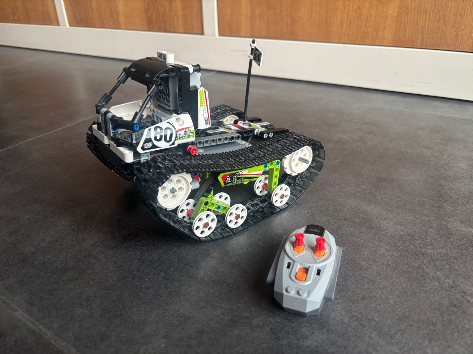 Lego Technic RC Rupsvoertuig 42065 met afstandsbediening, Lego, Ophalen of Verzenden, Zo goed als nieuw, Complete set