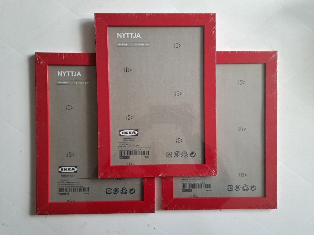 1x NYTTJA fotolijst IKEA rood 21x30cm Nieuw in Verpakking, 21 cm, Nieuw, Ophalen of Verzenden, Fotolijst