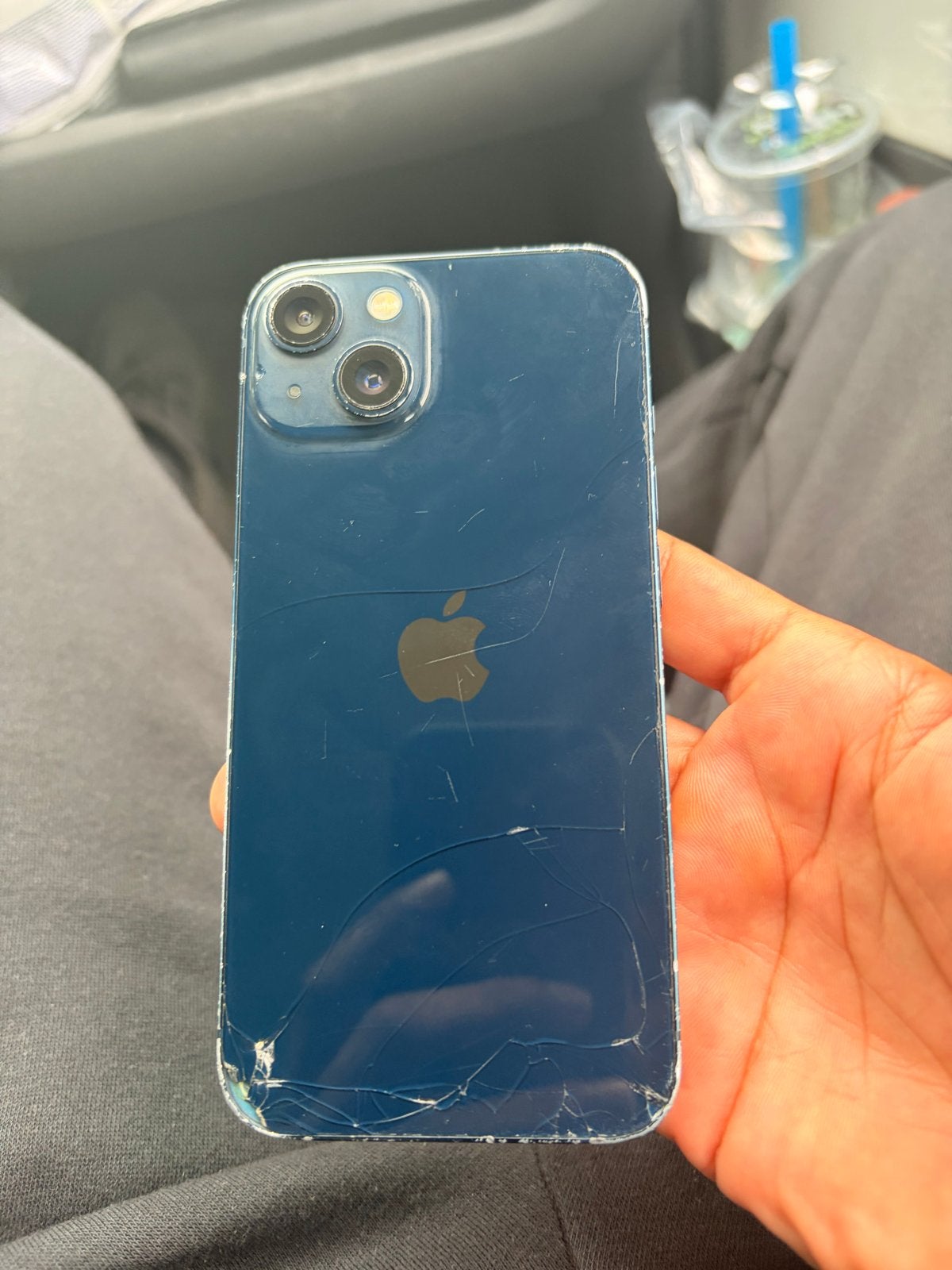 iPhone 13 128GB Blauw - Gebarsten scherm en achterkant, Telecommunicatie, Mobiele telefoons | Apple iPhone, Gebruikt, 128 GB, Zonder abonnement
