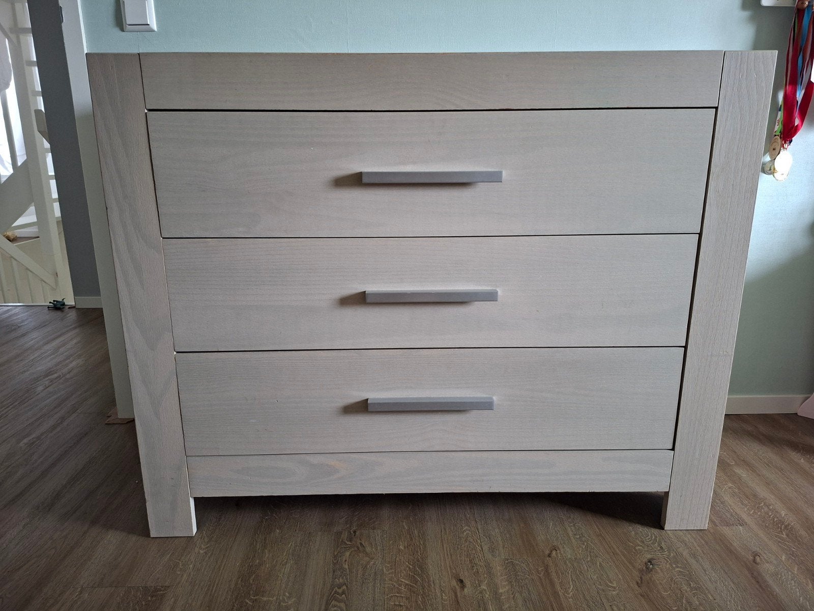 Bopita babykamer: ledikant, commode en wandplank/kapstok, Ophalen, Gebruikt, Lattenbodem