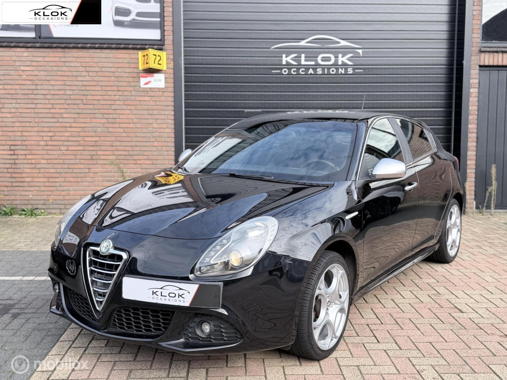 Alfa Romeo Giulietta 1.4 T Distinctive NAP Clima Cruise Leer, Voorwielaandrijving, Euro 5, 4 cilinders, Zwart