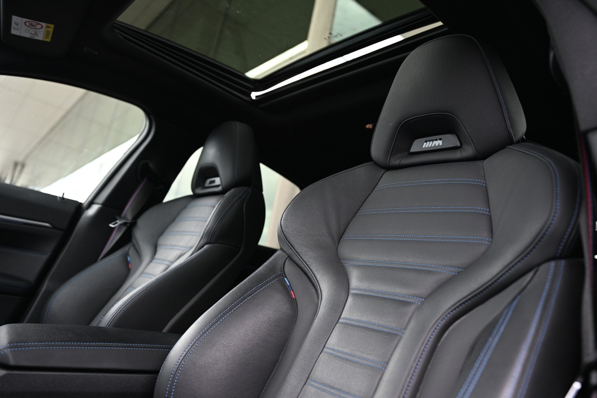 BMW i4 eDrive40 High Executive M Sport / Schuif-kanteldak /, Auto's, Achterwielaandrijving, Gebruikt, 590 km, Met garantie (alle)