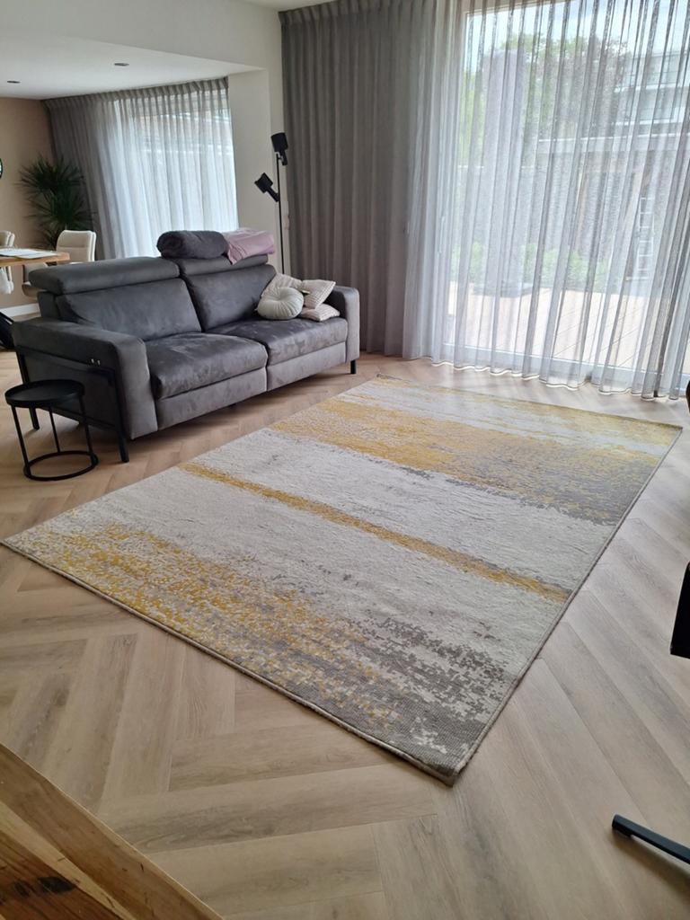 Modern Wit/Geel Kleed - 200x290 cm - Rookvrij & Huisdiervrij, Ophalen, Gebruikt, Overige kleuren, 200 cm of meer
