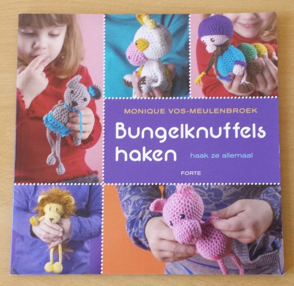 Bungelknuffels Haken - Monique Vos-Meulenbroek - 2013, Gebruikt, Ophalen of Verzenden, Nvt, Patroon of Boek