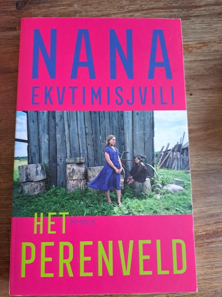 NANA Ekvtimisvili - Het Perenveld (Roman), Boeken, Ophalen of Verzenden, Gelezen, NANA Ekvtimisvili, Europa overig