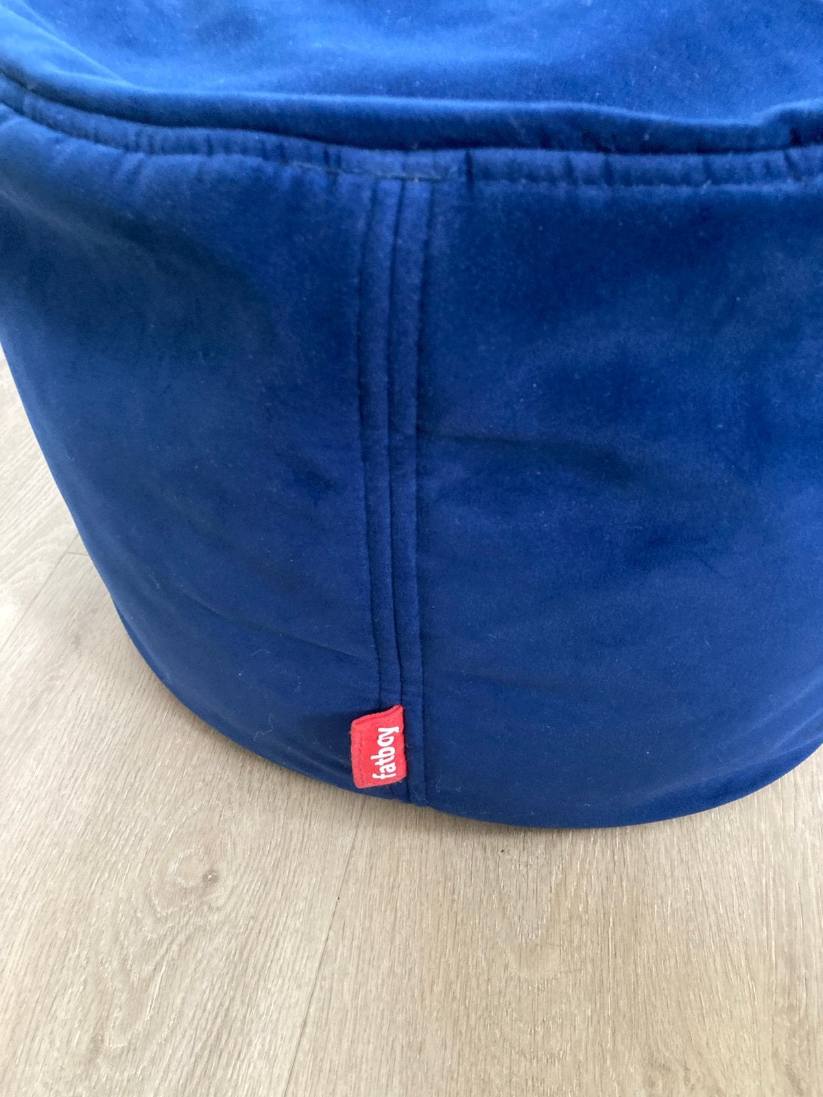 Fatboy Point Velvet Poef - Donkerblauw, Huis en Inrichting, Banken | Voetenbanken en Poefen, Ophalen, Minder dan 50 cm, Rond, Zo goed als nieuw