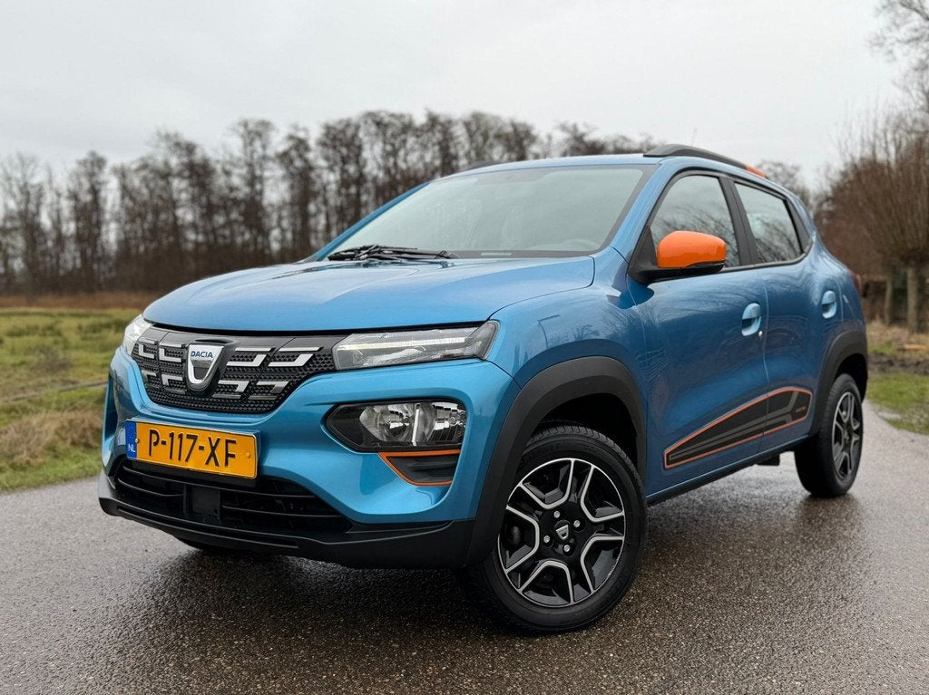 Dacia Spring Comfort Plus 27 kWh / Full Electric / Automaat, Auto's, Gebruikt, Zwart, 26 kWh, 456 min