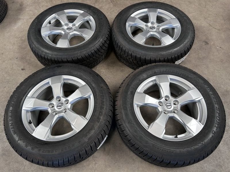 17 inch originele velgen + winterbanden volvo XC60 31423850, 18 inch, -, -, Banden en Velgen