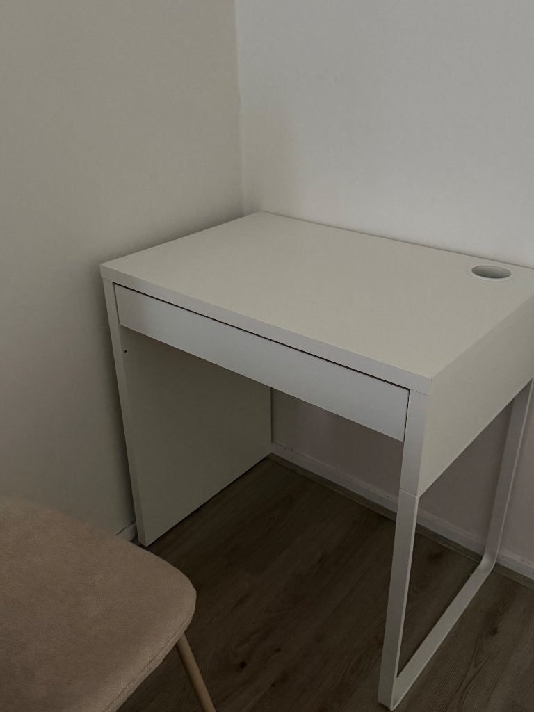 Wit bureau met lade en kabeldoorvoer, Ophalen, Gebruikt, 50 tot 100 cm, Minder dan 100 cm