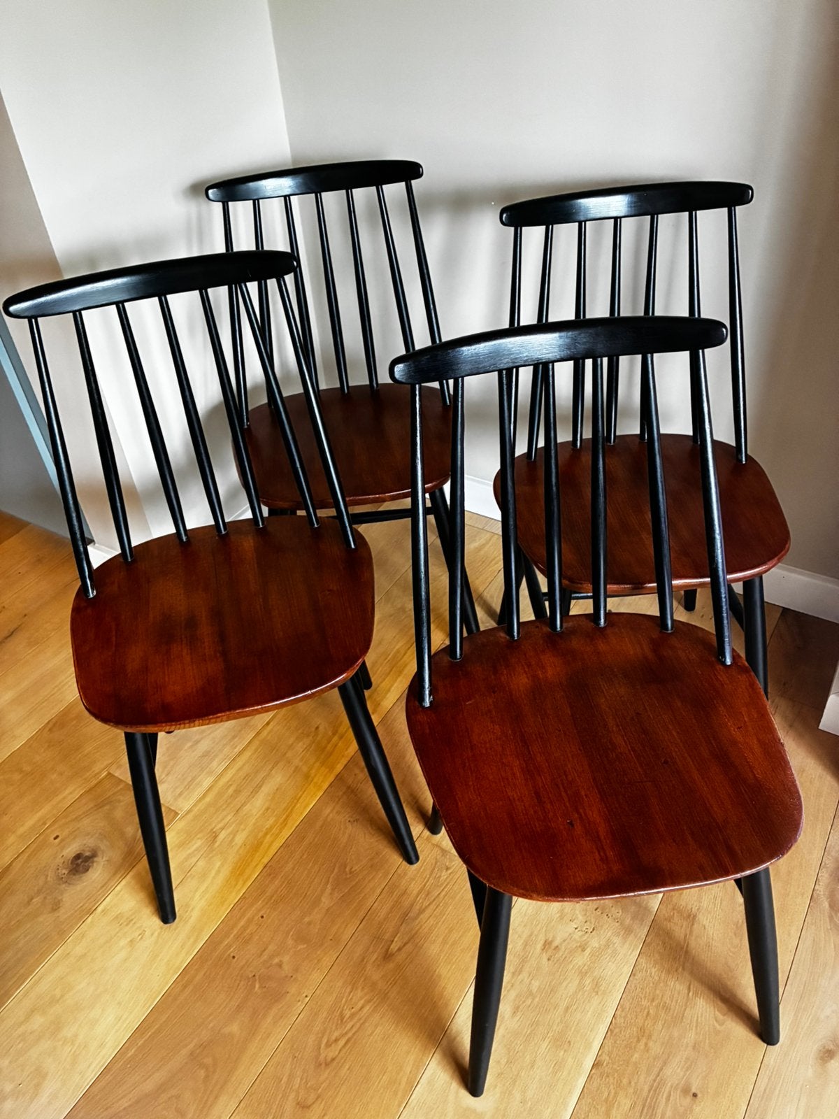 Set van 4 stoelen - Tapiovaara / Karlstorp, Ophalen, Gebruikt, Zwart, Hout