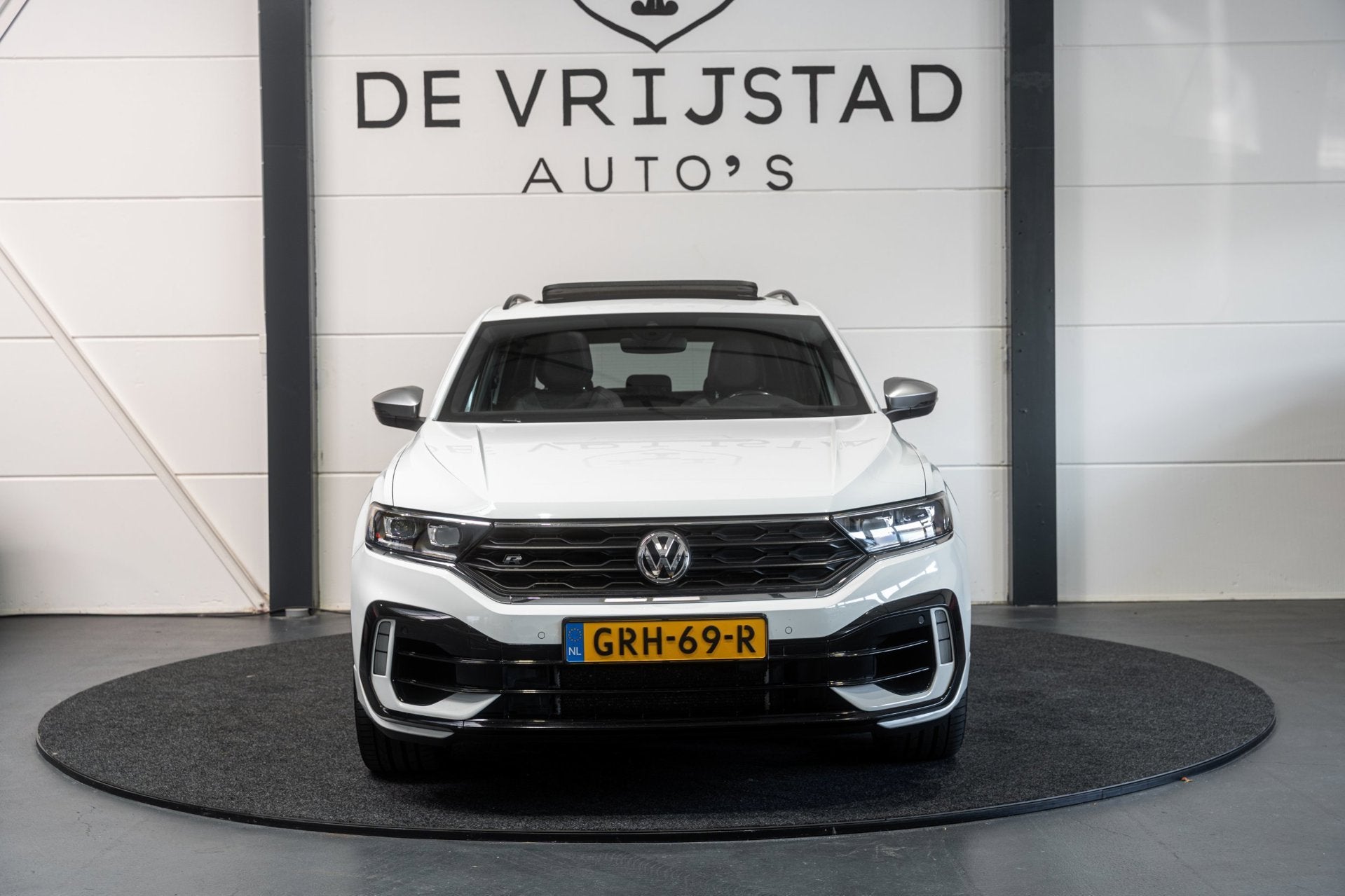 Volkswagen T-ROC 2.0 TSI 4Motion R PANO BEATS NETJES!, Auto's, Volkswagen, Gebruikt, 4 cilinders, Wit, Bedrijf