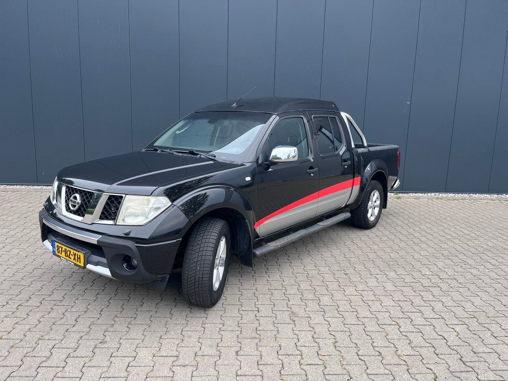 Nissan Navara 2.5 DCI Double CAB 4WD AUT 2006, Auto's, Automaat, Zwart, 4 cilinders, 3000 kg