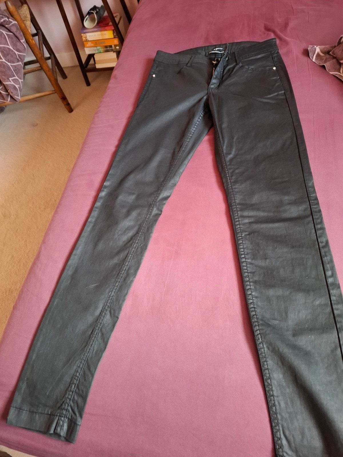 Nicky Jeans zwarte broek met coating - Maat 34, Zwart, Nieuw, Ophalen of Verzenden, Maat 34 (XS) of kleiner