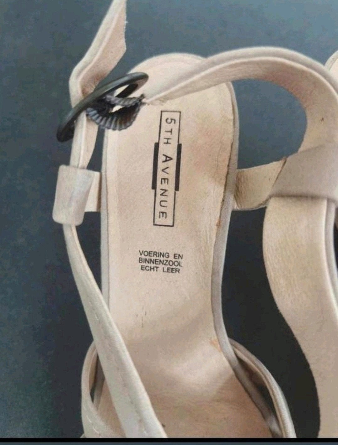 5th Avenue Beige Sleehak Sandalen Leer – Maat 38, Beige, Zo goed als nieuw, 5th Avenue, Sandalen of Muiltjes