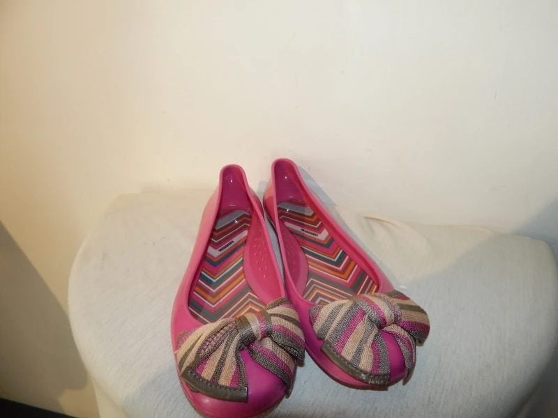 Missoni kunststof instappers fucia roze met strik erop 38, Verzenden, Instappers, Missoni, Roze