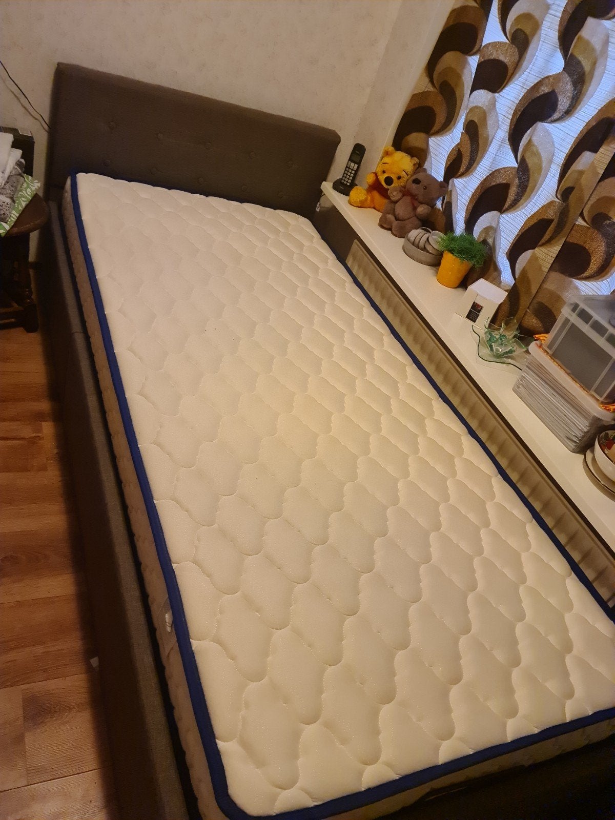 Bed, Ophalen, Overige materialen, 90 cm, Eenpersoons