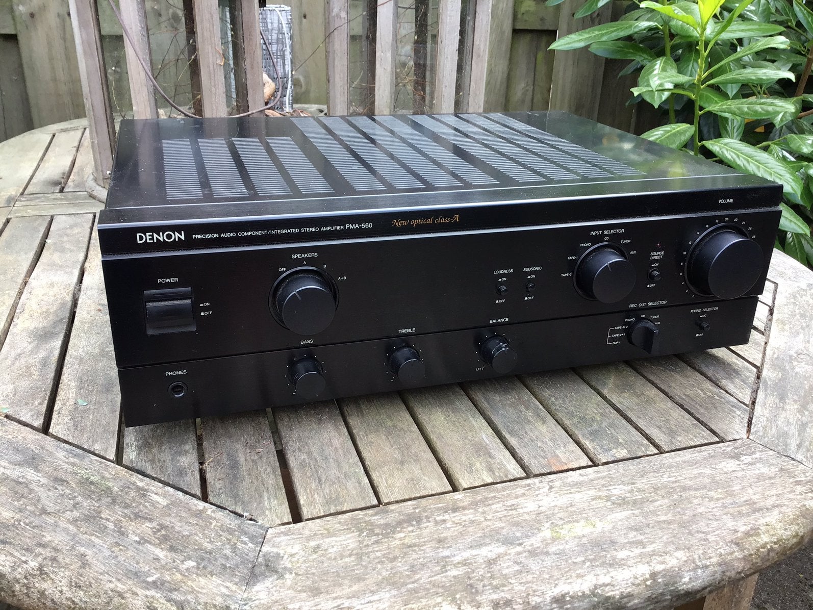 DENON PMA-560 AMPLIFIER, NEW OPTICAL CLASS A, LEES !!!, Ophalen of Verzenden, Niet werkend, Denon