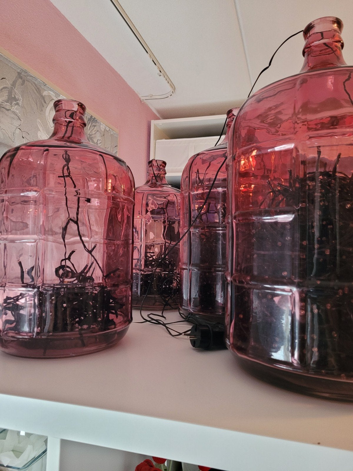 Set van 3 roze glazen flessen met verlichting, Ophalen, Zo goed als nieuw, Overige kleuren, Glas