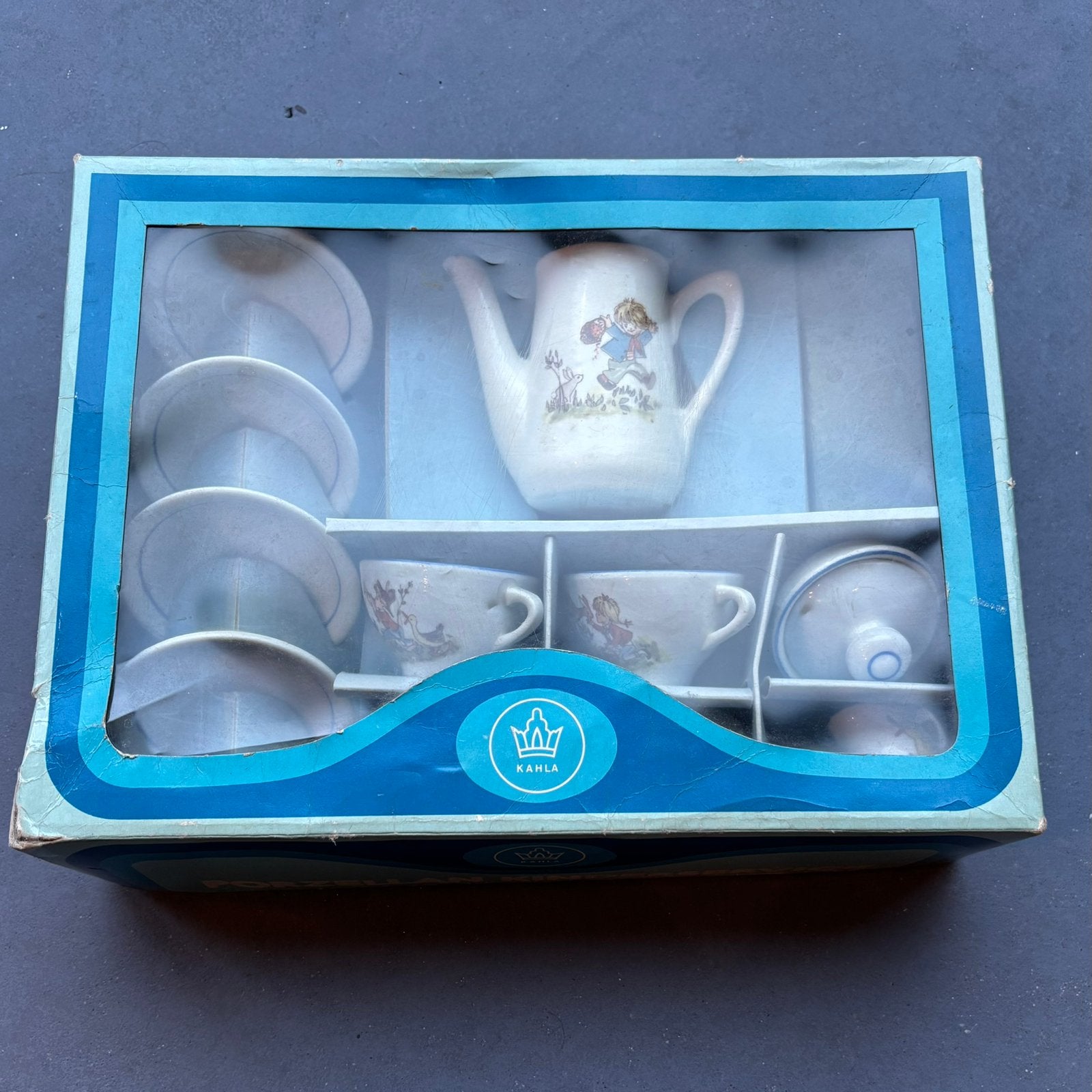 Vintage Kahla miniatuur/kinder servies met kindjes en dieren, Antiek en Kunst, Ophalen