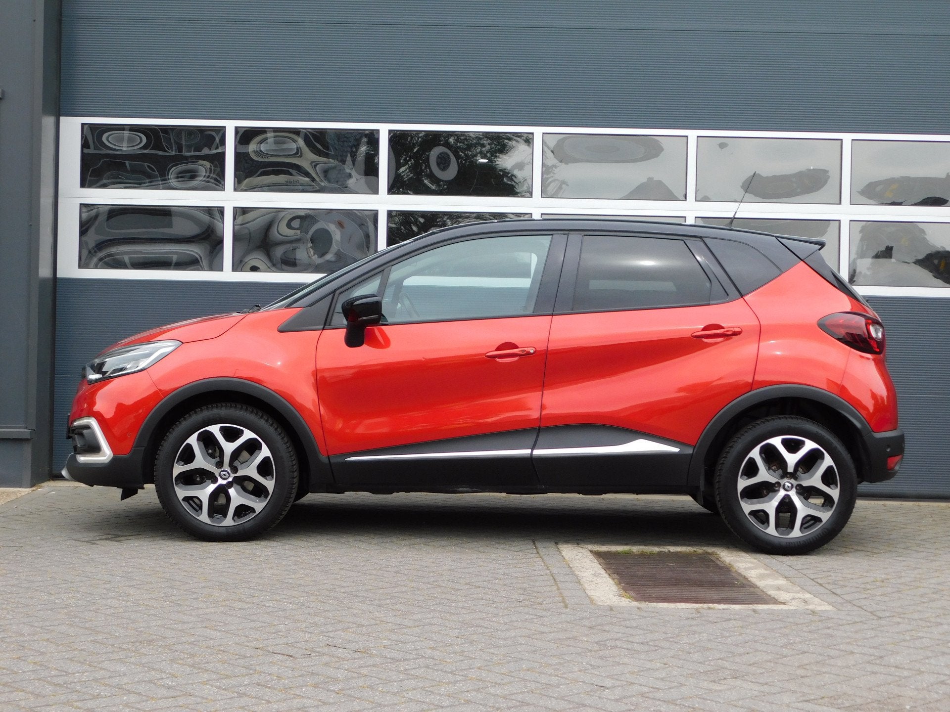 Renault Captur 1.2 TCe Intens (bj 2017, automaat), 12 maanden, Gebruikt, Euro 6, 4 cilinders
