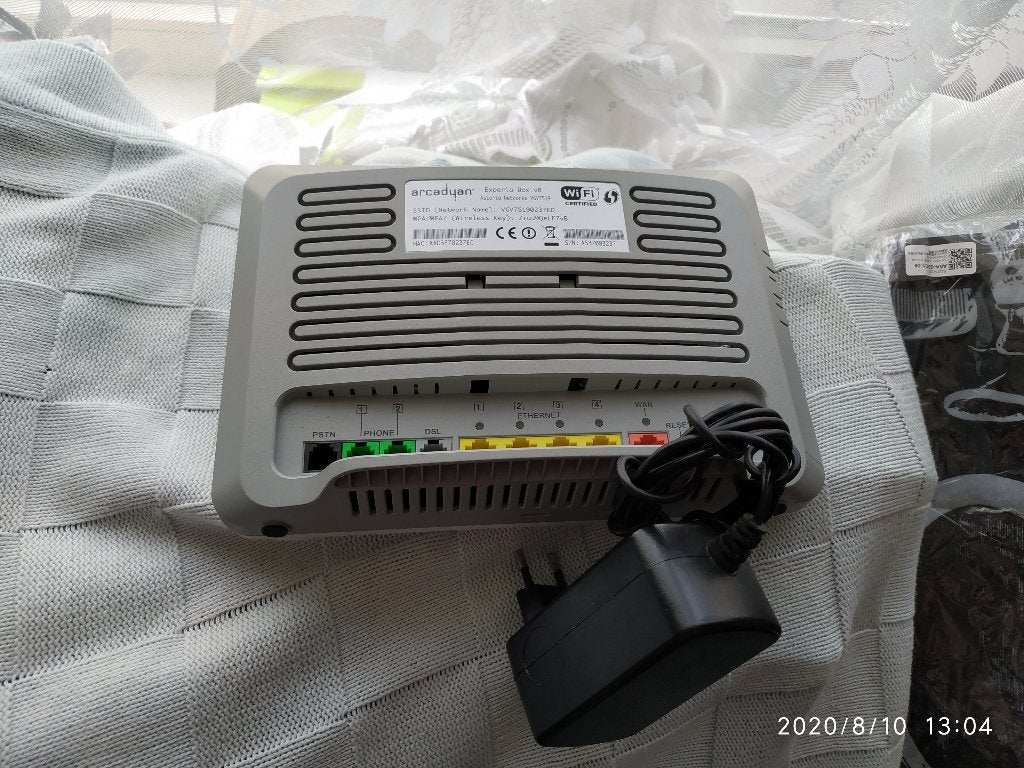 Arcadyan Experia Box V8, Ophalen of Verzenden, Gebruikt, Router, KPN