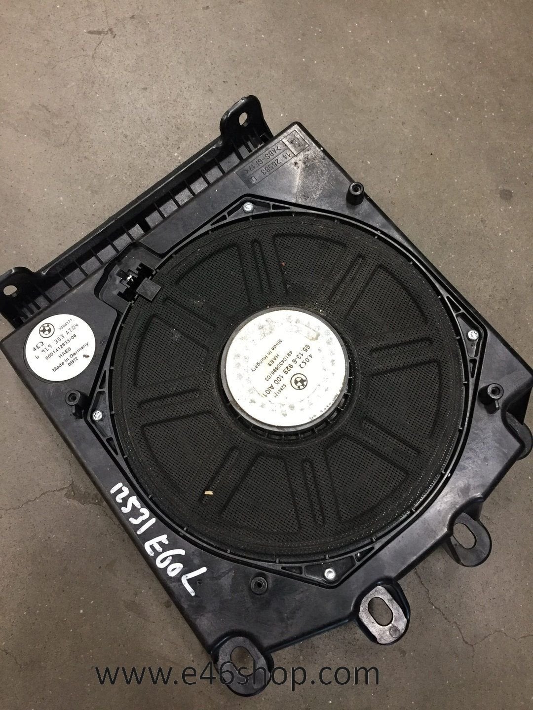 Speaker Subwoofer BMW E60 E61 links onder stoel, Auto diversen, Ophalen of Verzenden, -, -, -
