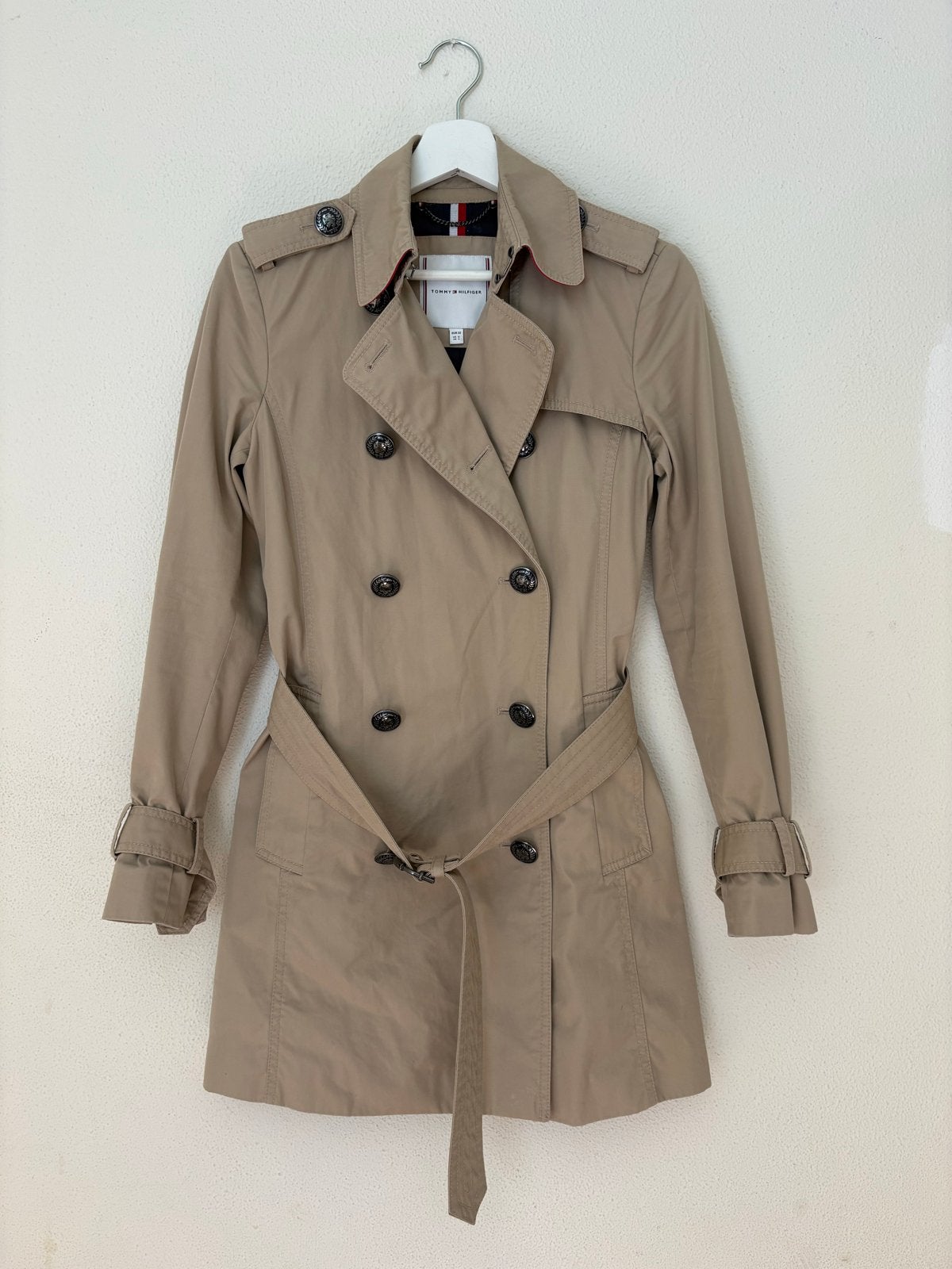 Tommy Hilfiger trenchcoat maat XS/S, Kleding | Dames, Ophalen of Verzenden, Zo goed als nieuw, Maat 34 (XS) of kleiner, Beige