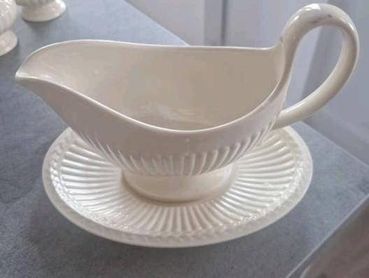 Wedgwood juskom met schotel, Ophalen of Verzenden