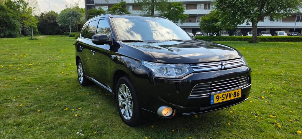 Mitsubishi Outlander 2.0 Dohc Mivec Phev 203pk 4WD CVT 5P, Auto's, 1998 cc, Outlander, Zwart, 4 cilinders