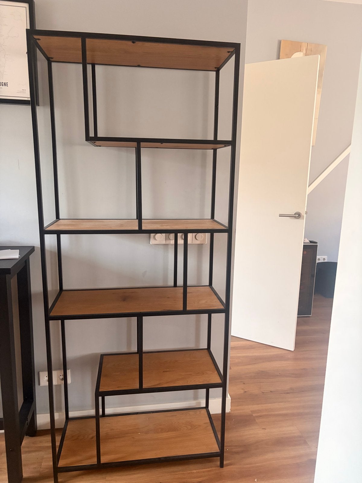 Industriële Boekenkast met Zwart Metalen Frame en Houten Pla, Ophalen, Met plank(en), Gebruikt, 200 cm of meer