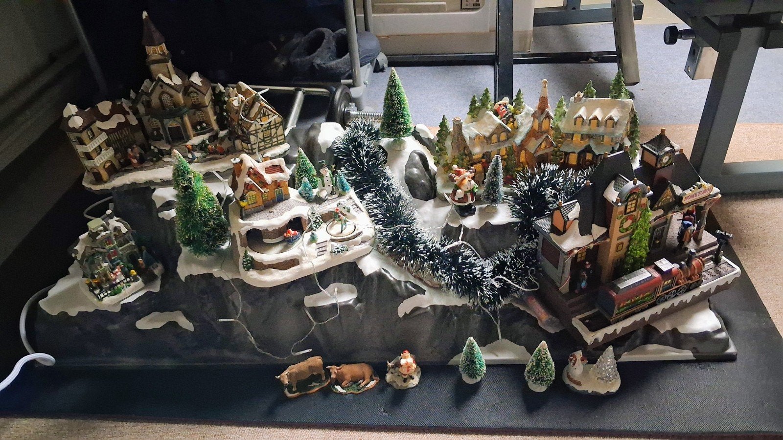 Te koop compleet kerstdorp, Diversen, Ophalen, Zo goed als nieuw