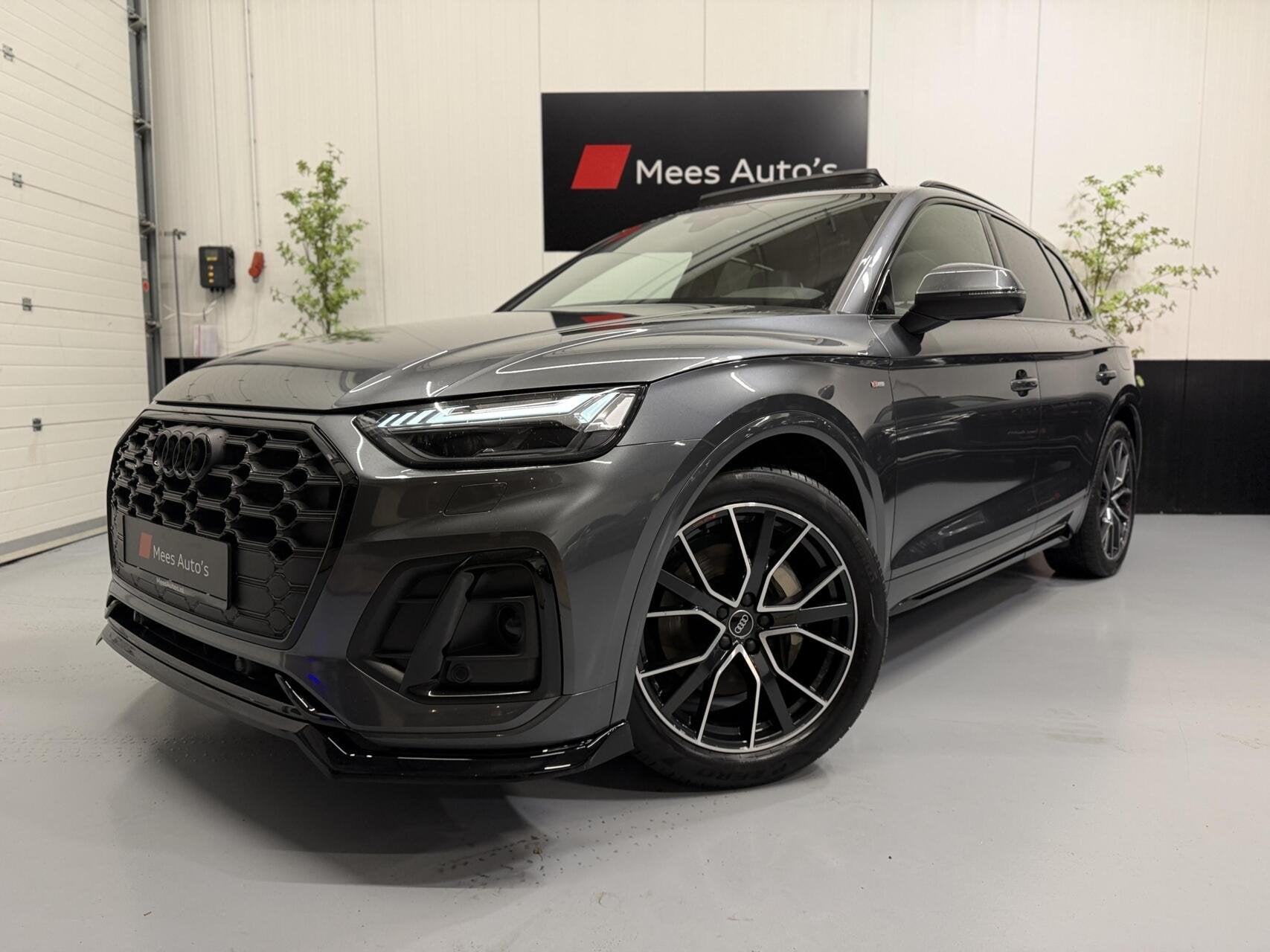 Audi Q5 50 TFSI e S edition|Pano|B&O|Luchtvering|Trekhaak|Am, Auto's, Automaat, Dealer onderhouden, Gebruikt, 4 cilinders